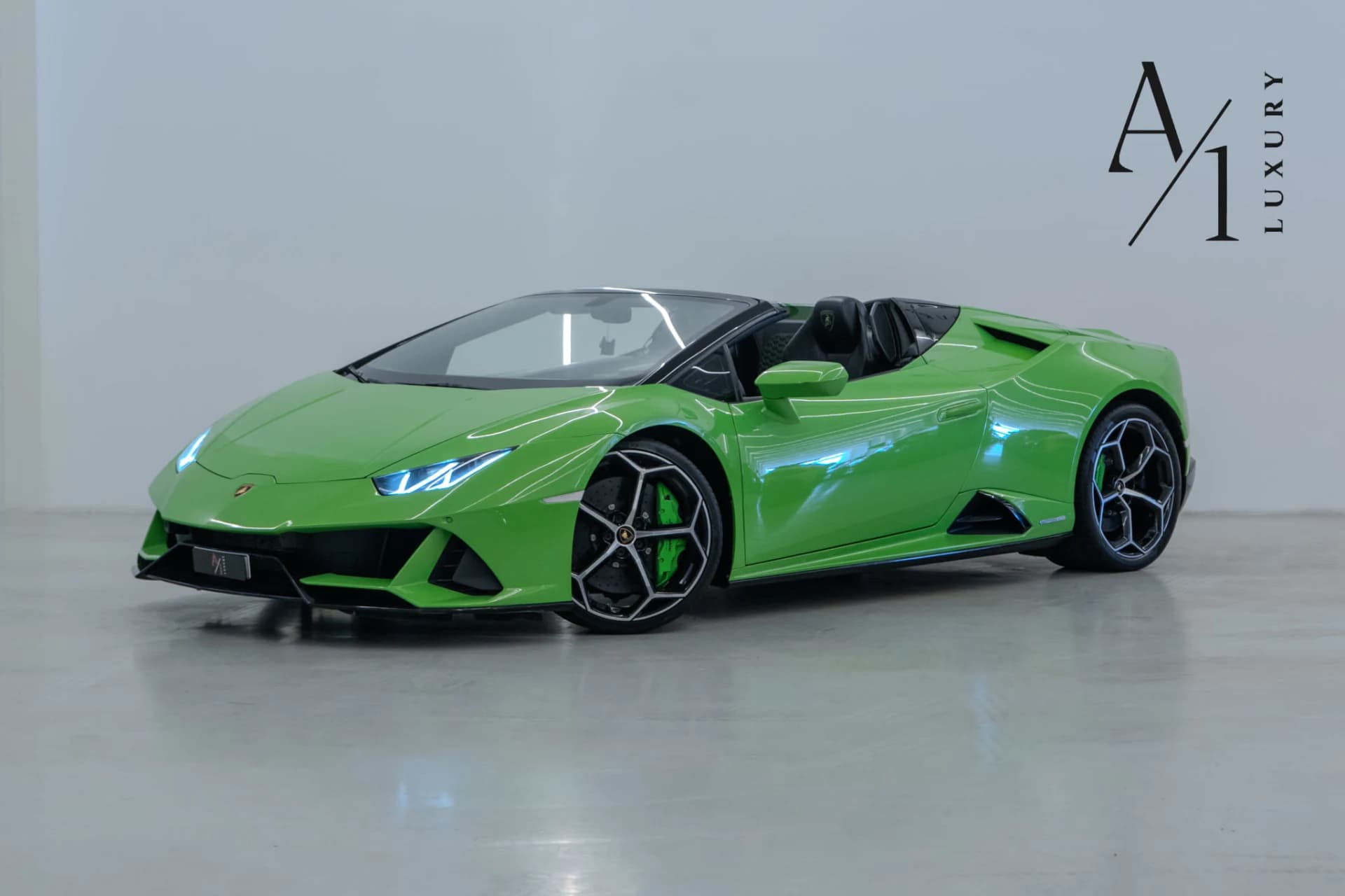 2022 Lamborghini Huracan EVO Spyder Green, 97,700 Kms
