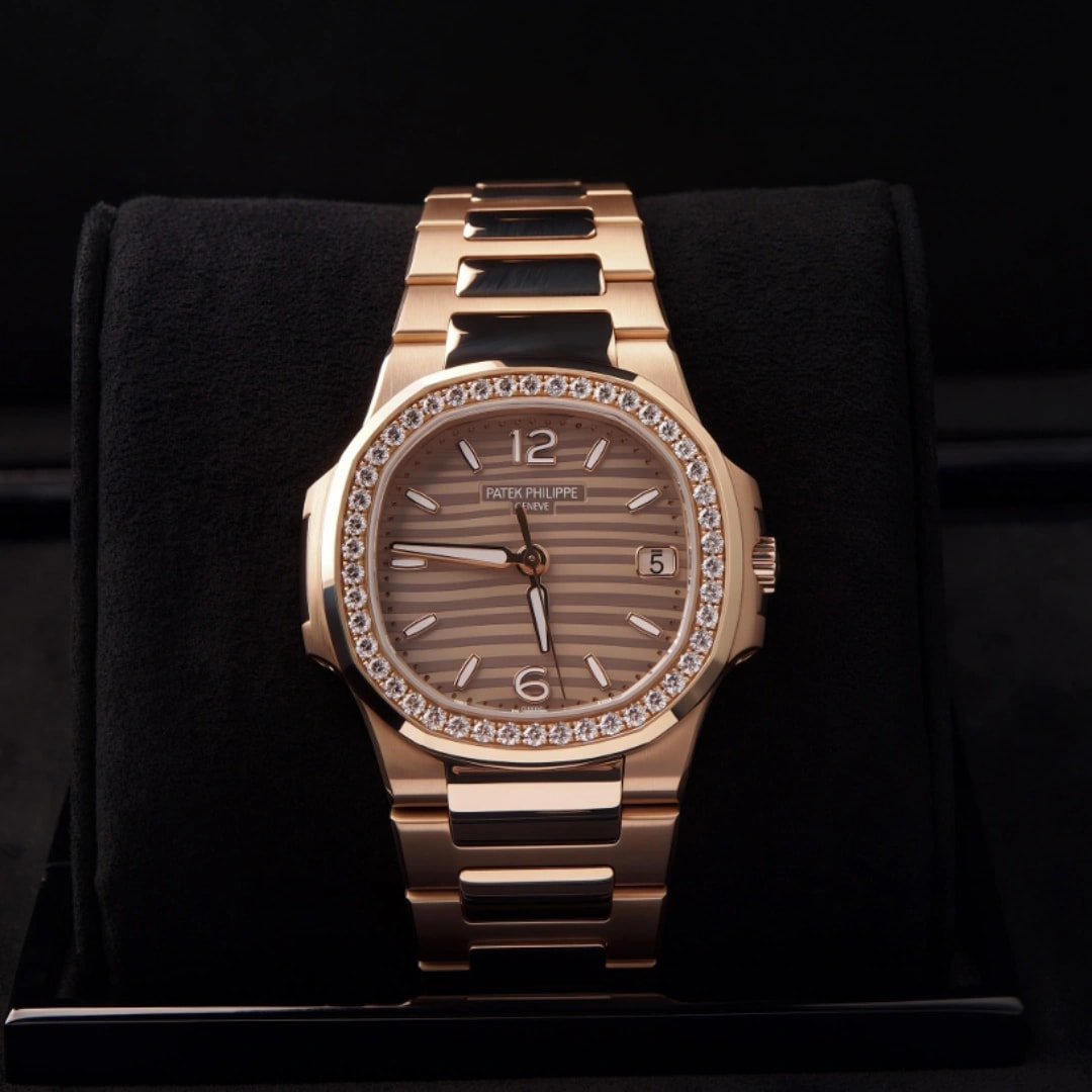 Patek Philippe Nautilus Ladies 7010R, 32mm, Rose Gold photo 2