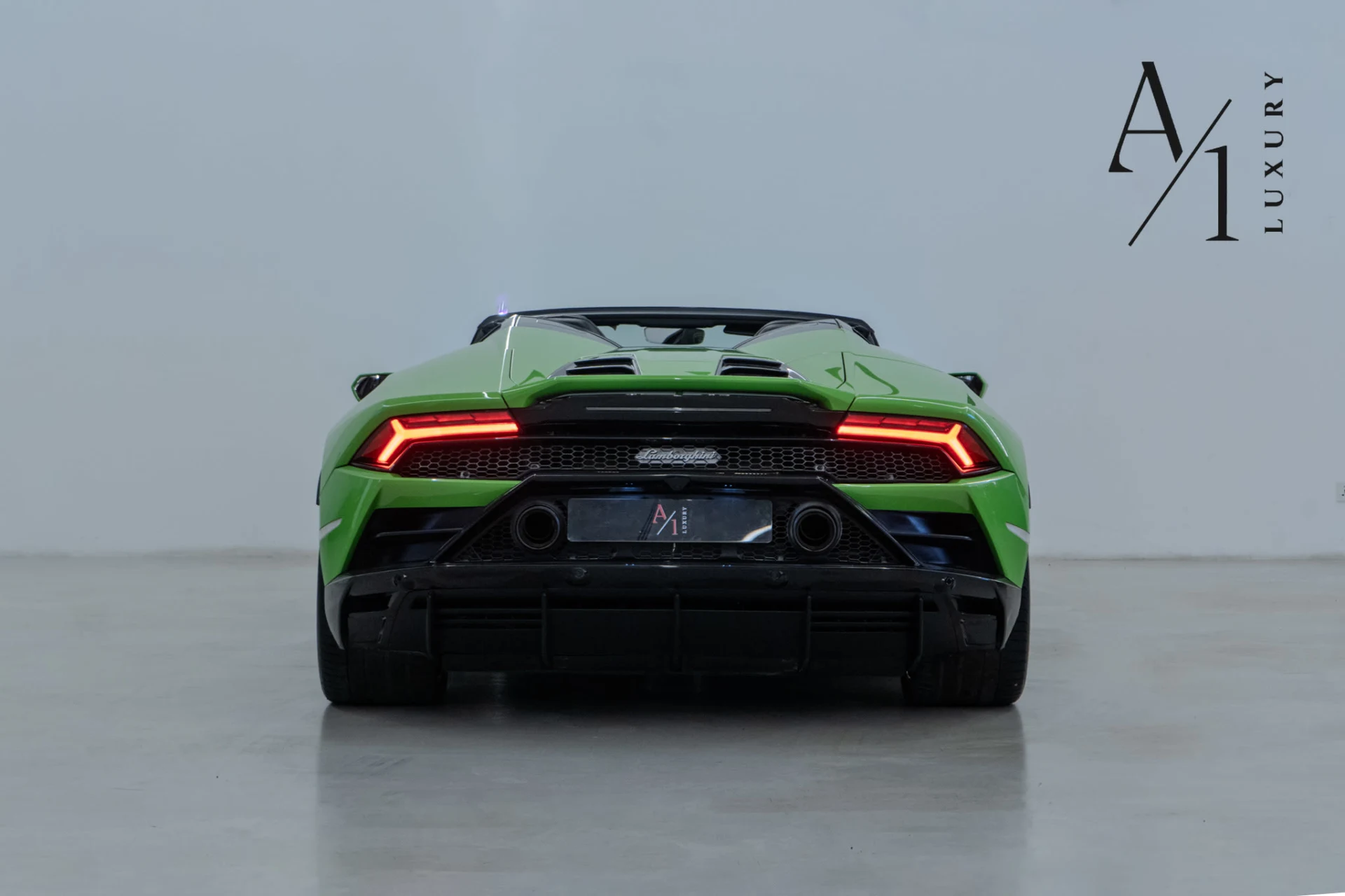 2022 Lamborghini Huracan EVO Spyder Green, 97,700 Kms photo 3