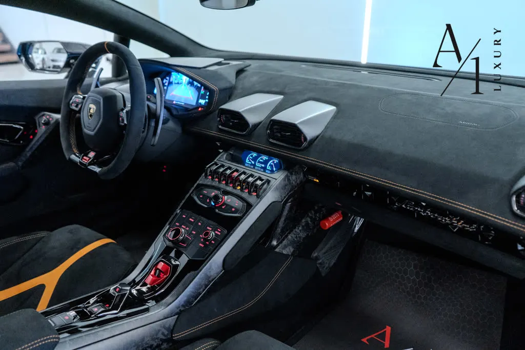 2019 Lamborghini Huracán Performante Carbon Fiber Edition photo 3
