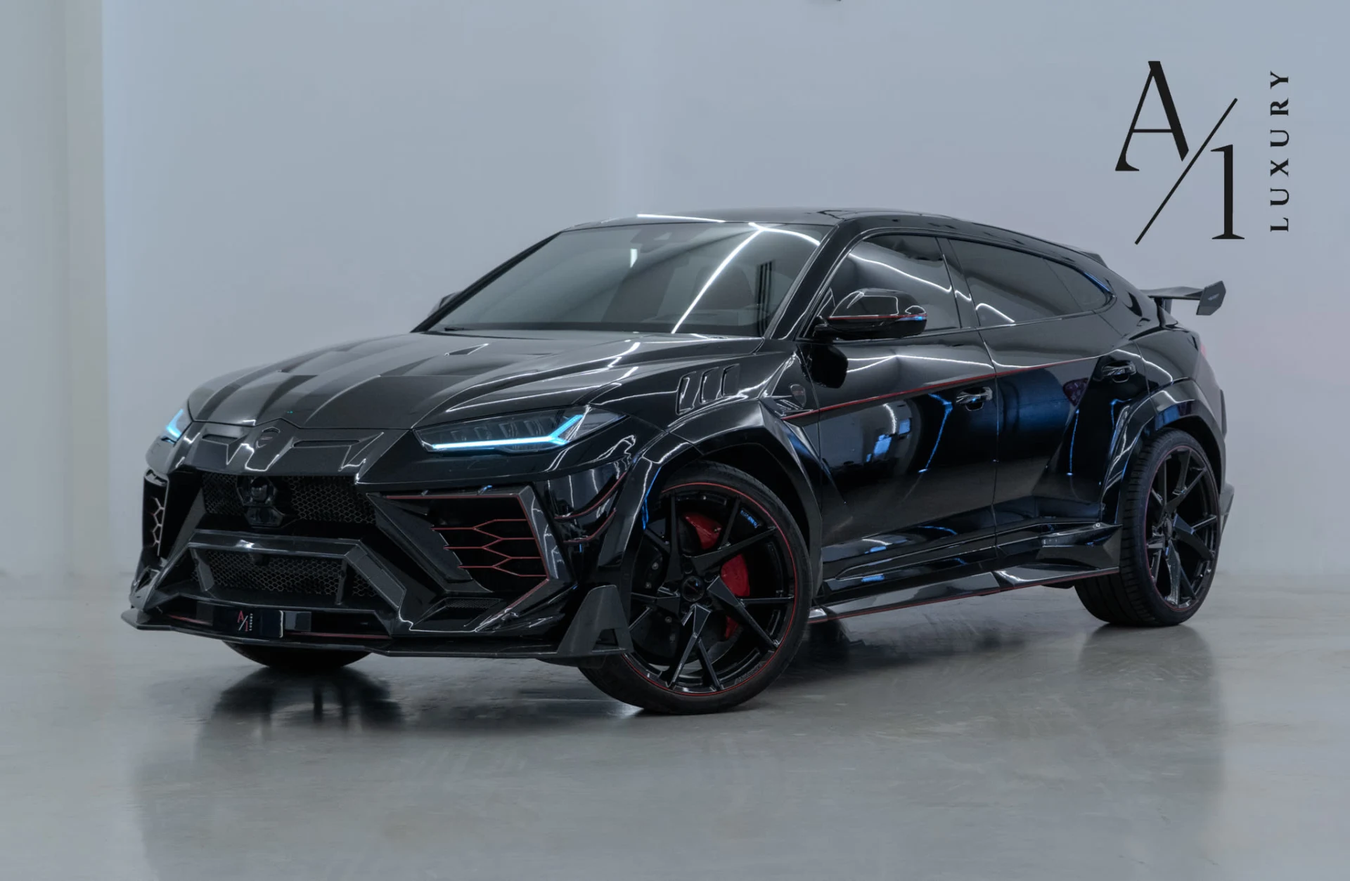 2021 Lamborghini Urus Mansory Edition Full Carbon Fiber photo 1